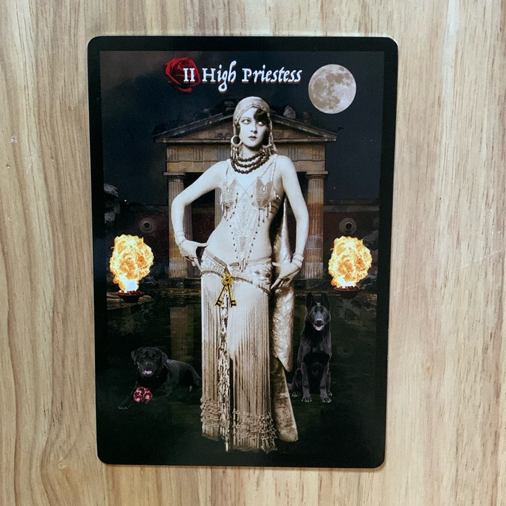 Blood, Bread & Roses Tarot - Picture 9 of 12